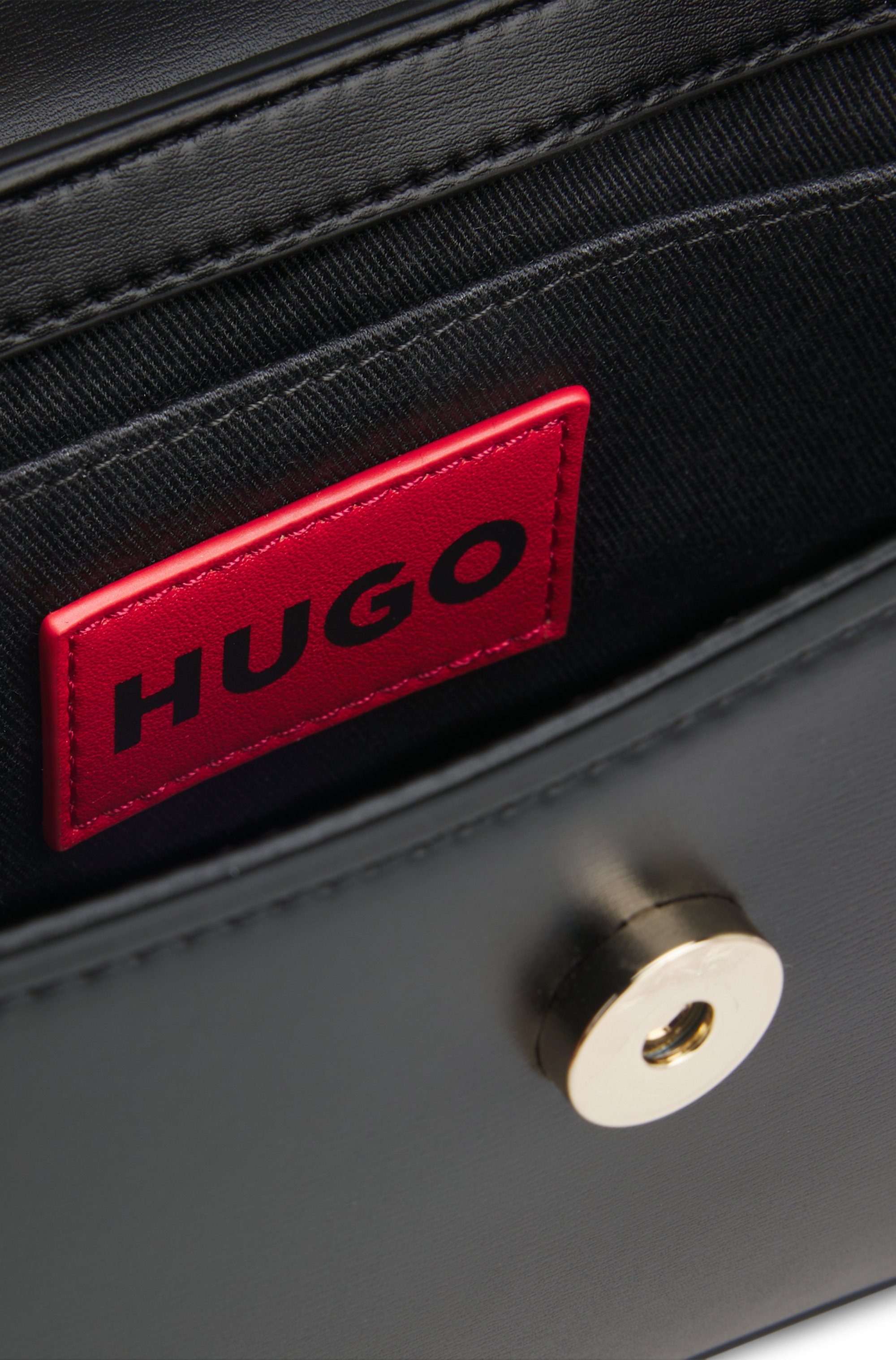 ÇANTË, Hugo