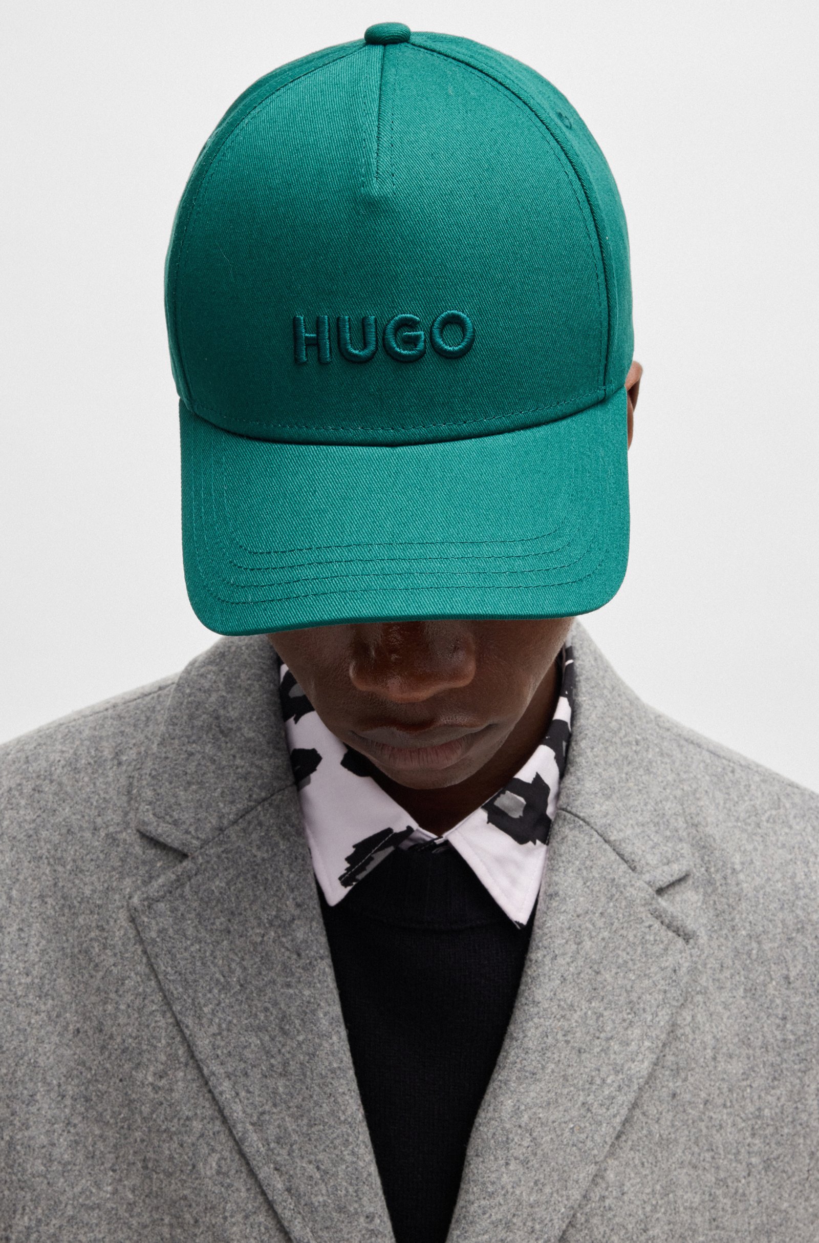 KAPELA, Hugo