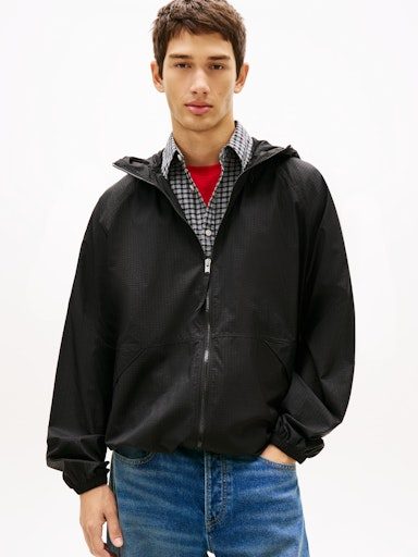 XHAKETË, TOMMY HILFIGER