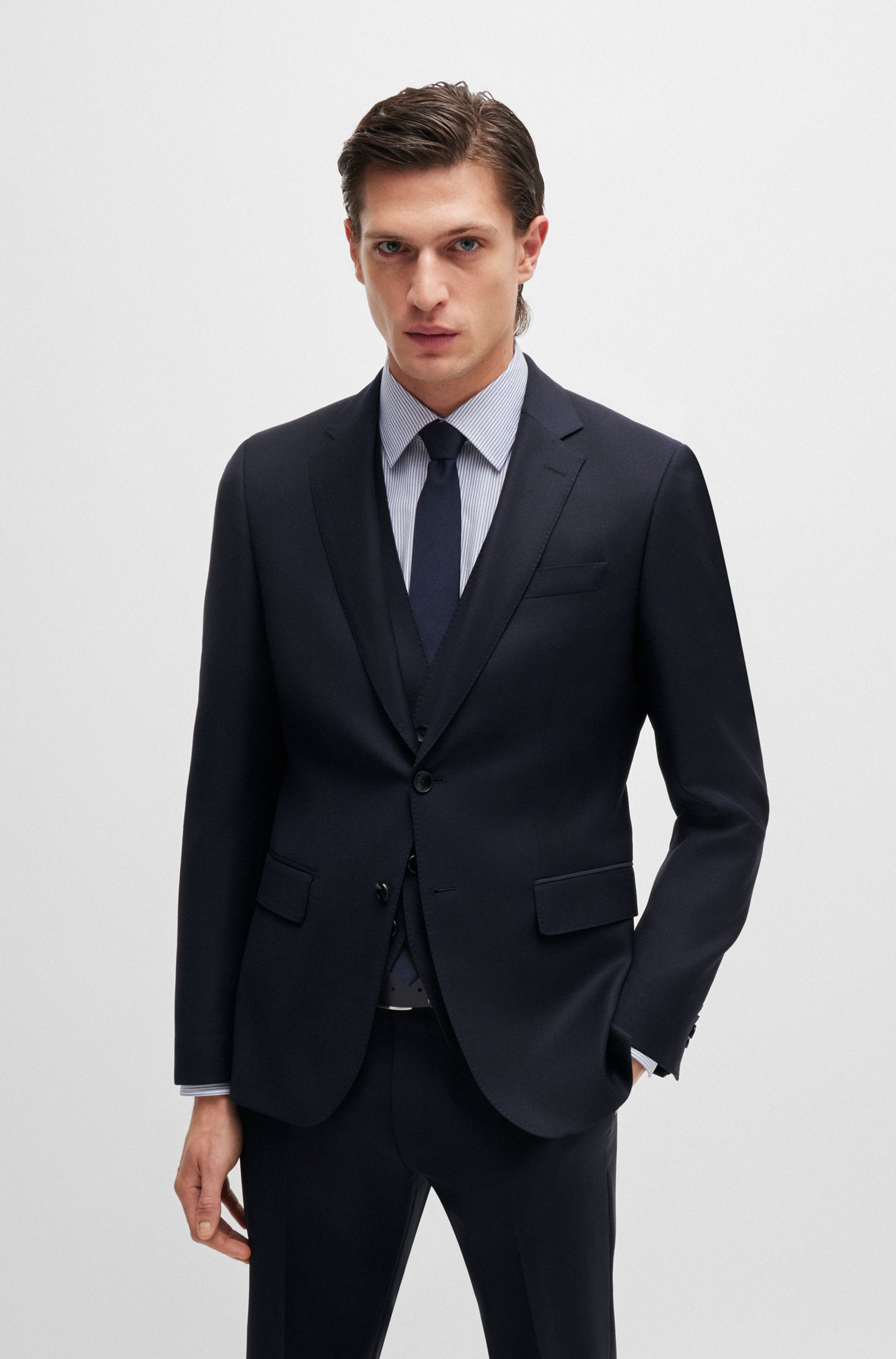 KOSTUME, BOSS