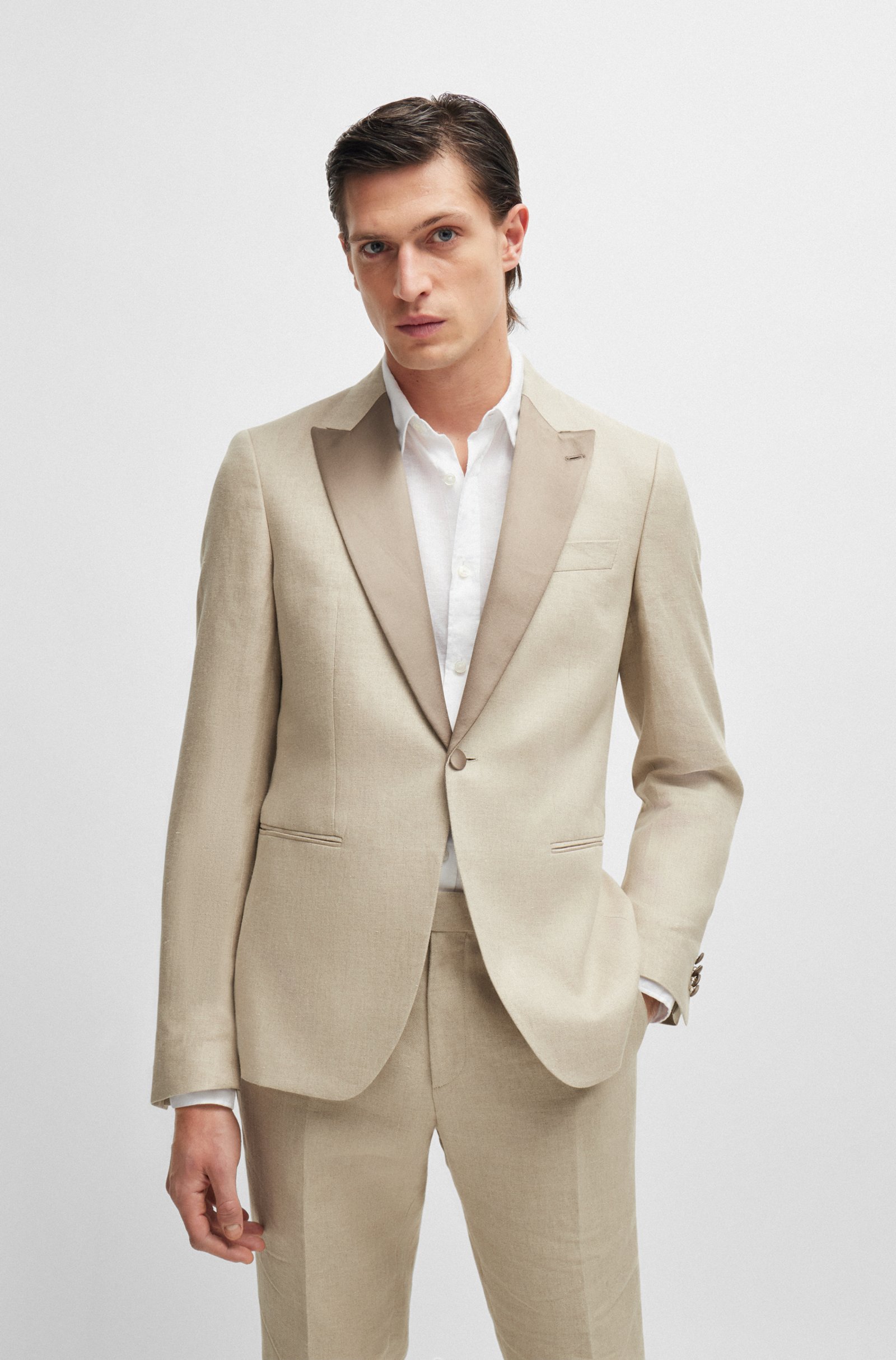 KOSTUME, BOSS
