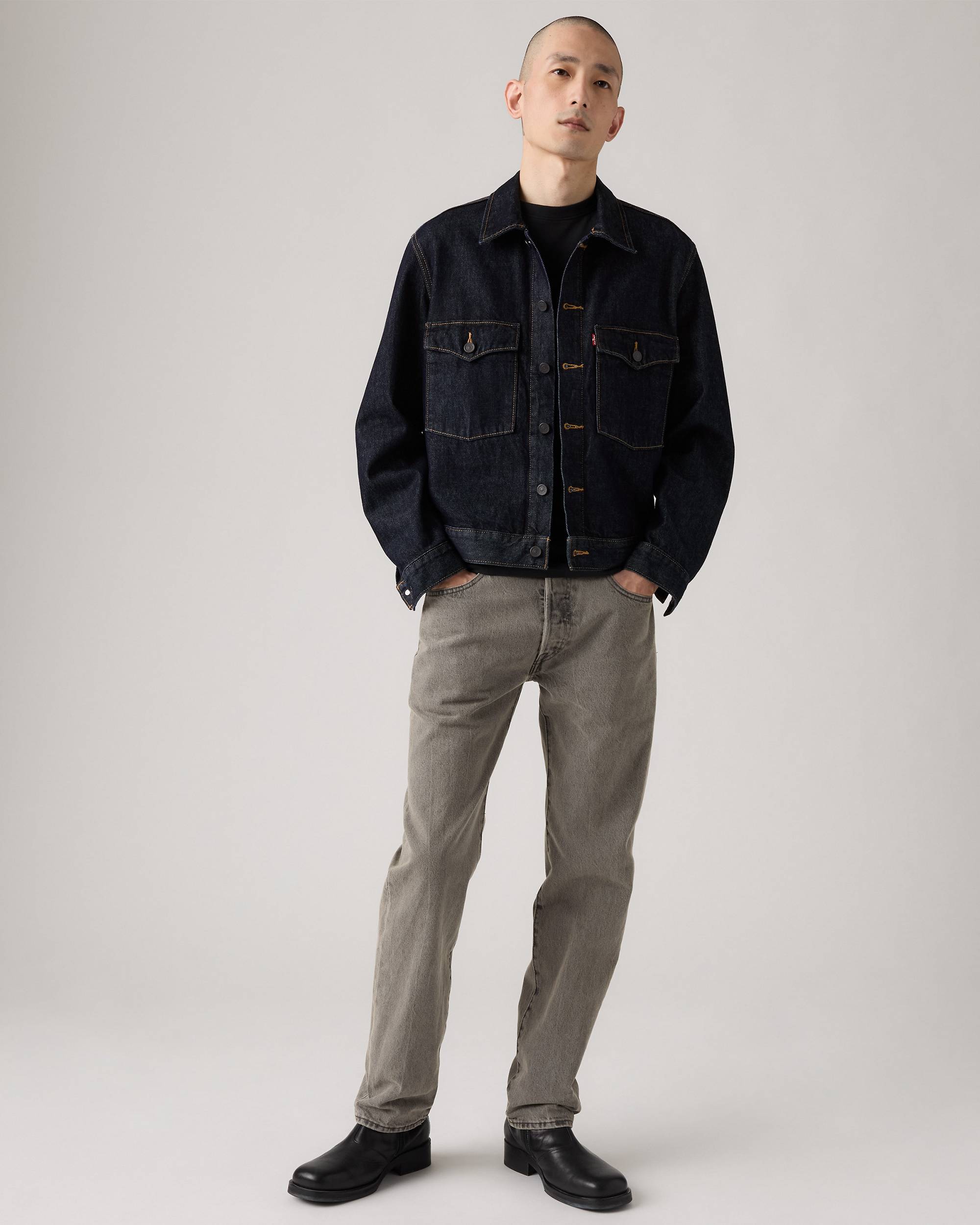 JEANS, Stilium
