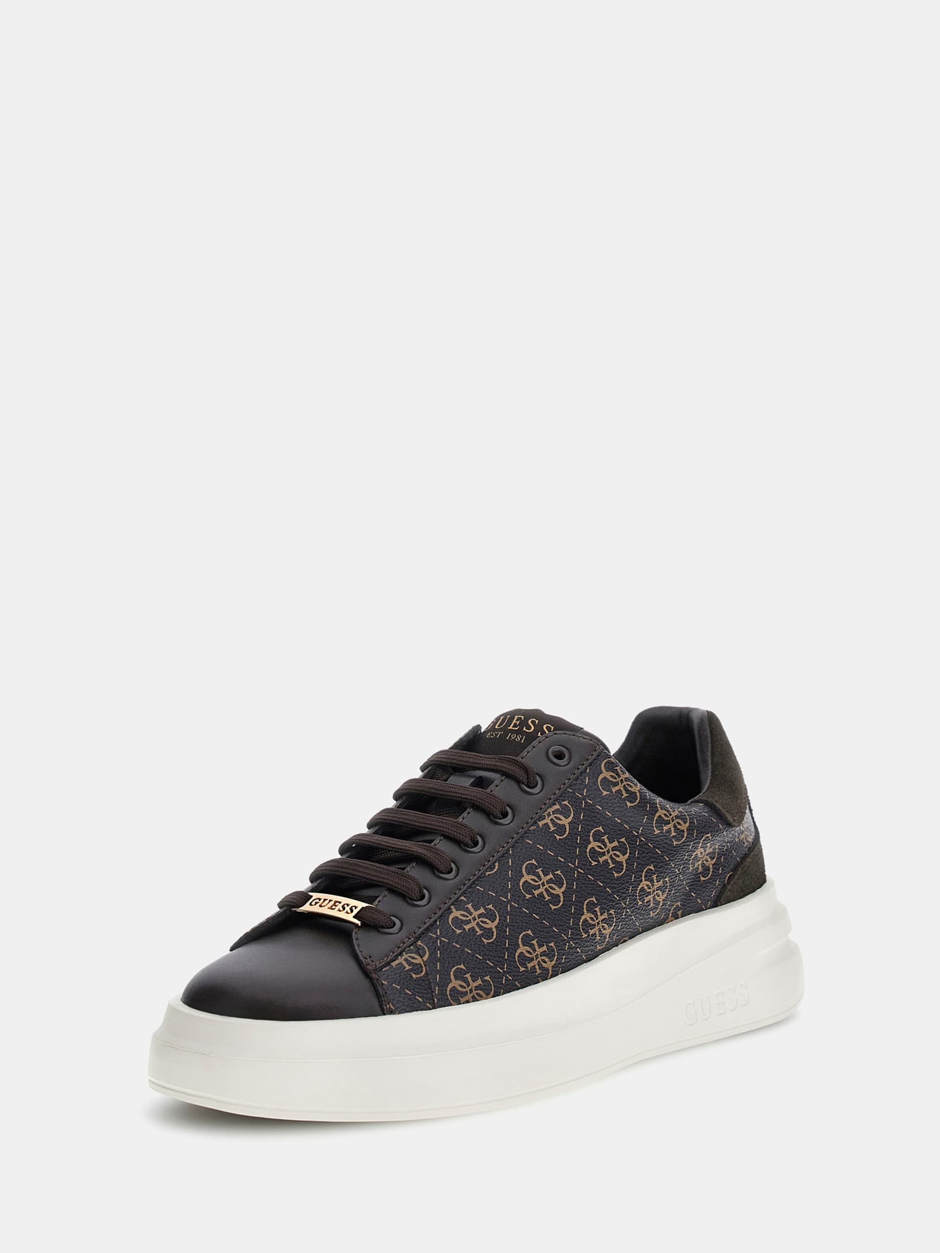 SNEAKER, Stilium