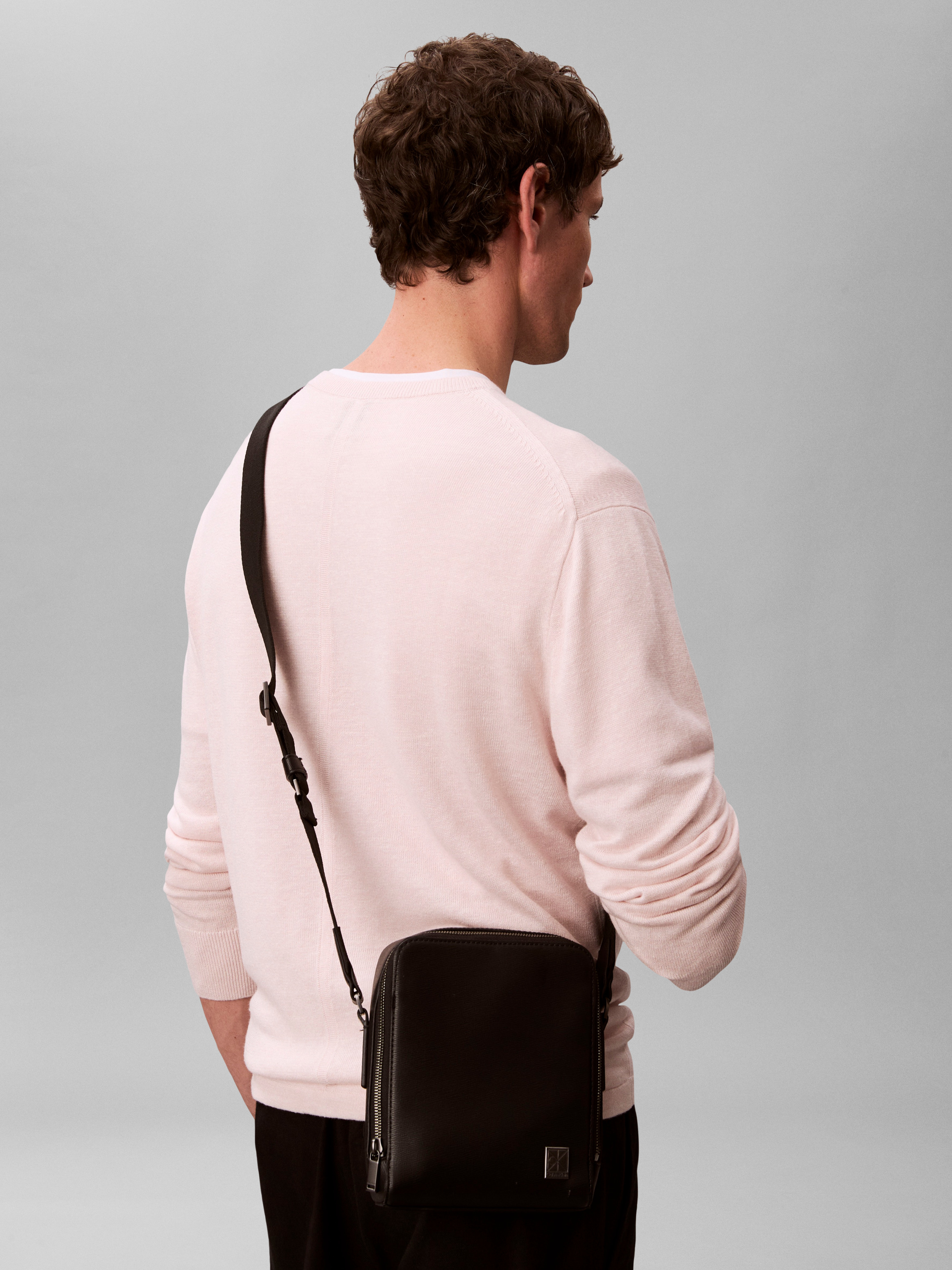 HANDBAGS, Stilium