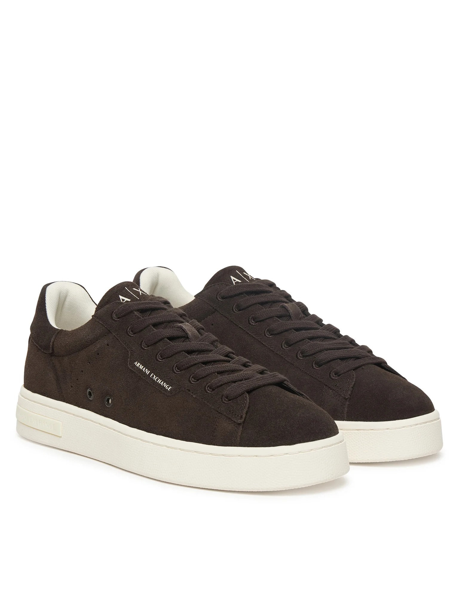SNEAKER, Stilium