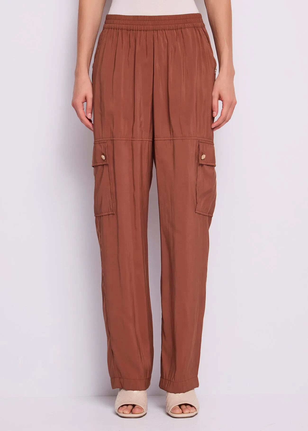 POLIAMIDENTALLONA, Stilium