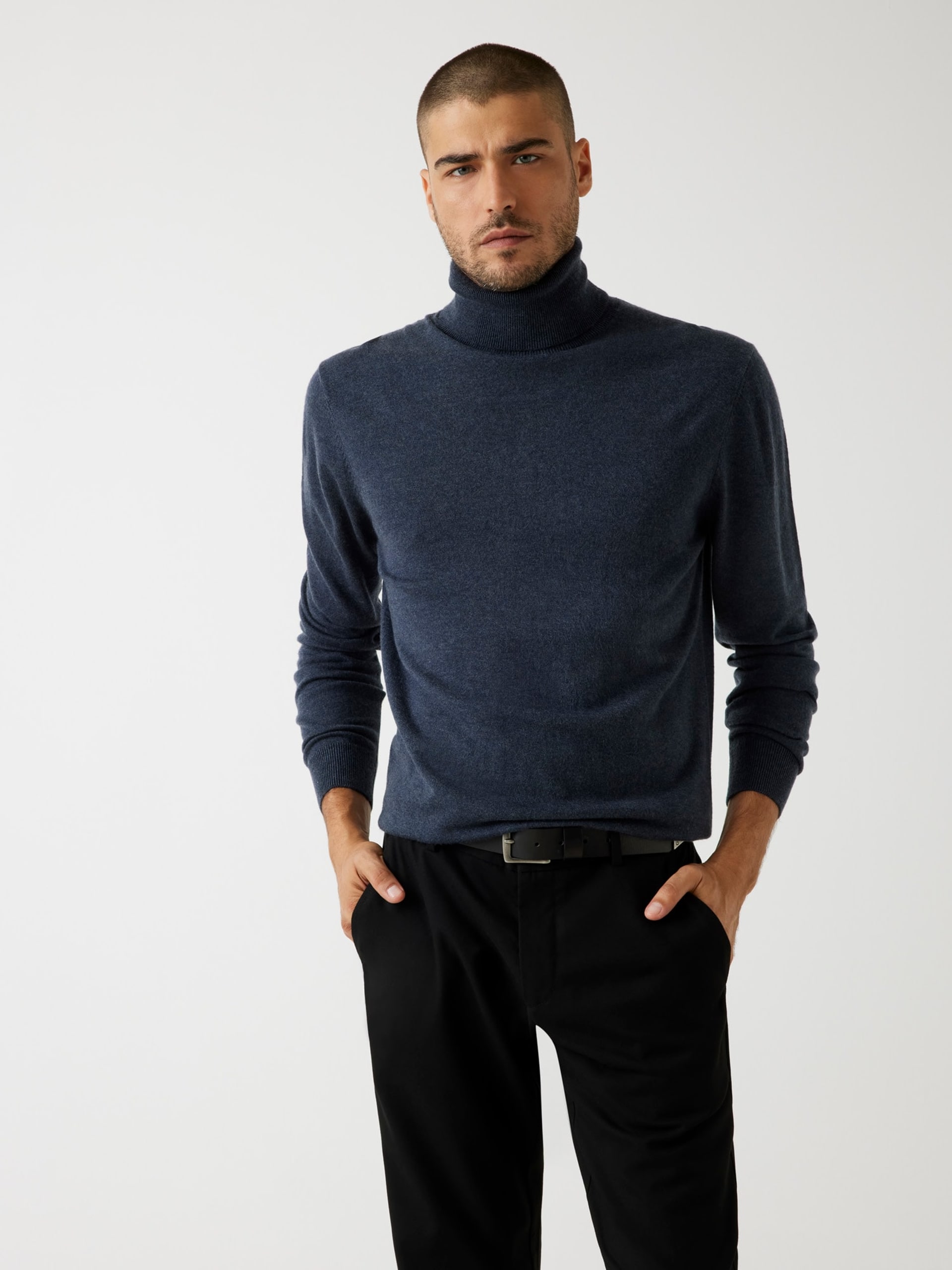 SWEATERS, GUESS
